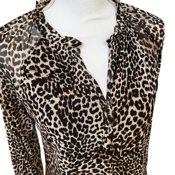 Adrienne Vittadini Leopard Print Silky Long sleeved Top Size S NWT! - Picture 2 of 9